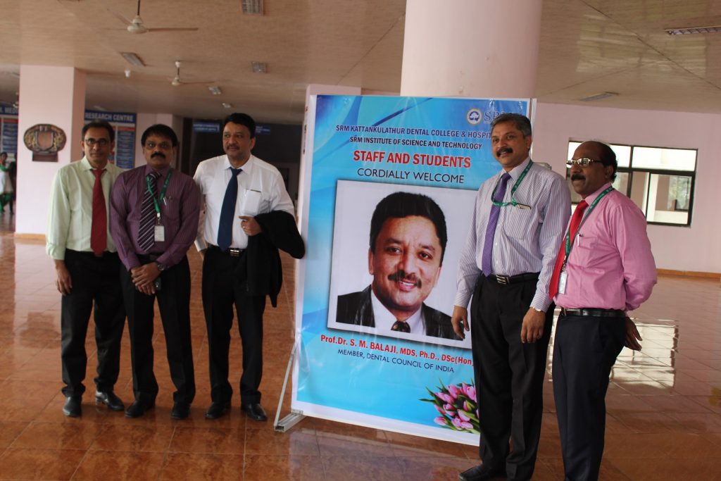 Dr S M Balaji With The Dean And Other Senior Faculty Members Of Srm Institute Of Health Sciences, Kattankulathur, At The Conclusion Of The Function