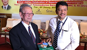 Prof S M Balaji Presenting Prof Tetsuo Kanno