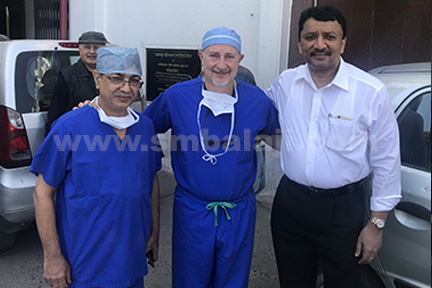 Dr Ghali And Dr Dhirawani Giving Dr S M Balaji A Warm Send Off
