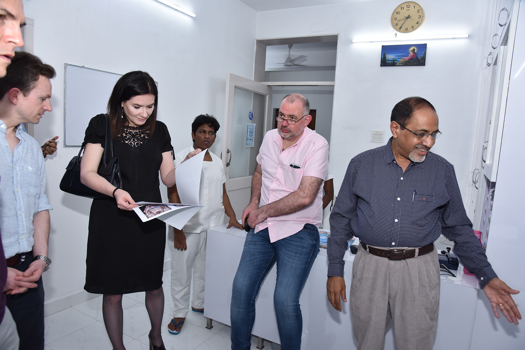 Visit of Dr Andrew Edwards, Dean-Elect, Faculty of Dentistry, Royal College of Surgeons, Glasgow 13 Ward Rounds At Balaji Dental