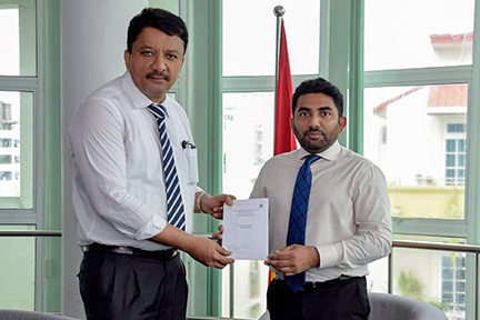 Honorable Health Minister of the Maldives, His Excellency Abdulla Ameen invited as Chief Guest 1 Dr Sm Balaji Invites Hon'Ble Abdulla Ameen To Conference