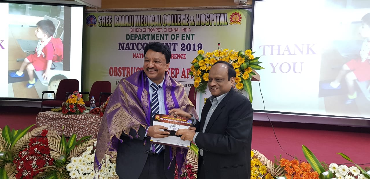 Dr SM Balaji delivers keynote lecture at National Conference on Obstructive Sleep Apnea 7 Prof Mk Rajasekar Presents Dr Sm Balaji With A Memento And Certificate Of Participation At The Completion Of His Lecture