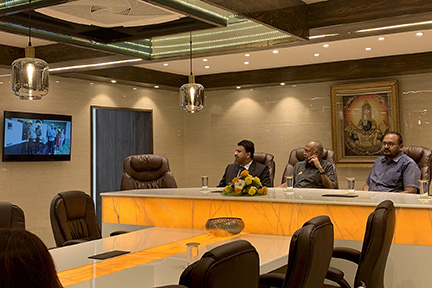 Dr SM Balaji leads brainstorming session at deans meet in Saveetha Dental College 2 Dr Sm Balaji At A Presentation Depicting The Various Research Projects Underway At Various Dental Institutions