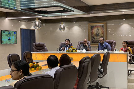 Dr SM Balaji leads brainstorming session at deans meet in Saveetha Dental College 4 Dr Sm Balaji Addresses A Query Raised By A Member Regarding Research Opportunities In India