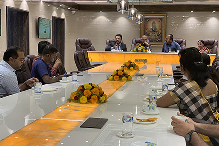 Dr SM Balaji leads brainstorming session at deans meet in Saveetha Dental College 5 Dr Sm Balaji Recalls Incidents From His Life As An Avid Researcher In Craniomaxillofacial Surgery