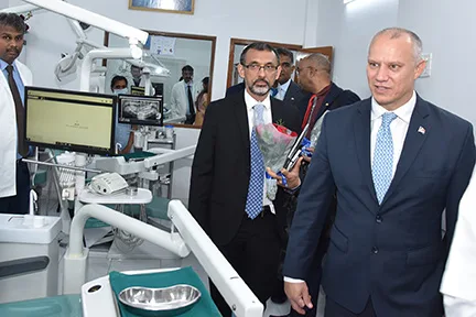 14 Health Minister Of Seychelles Tours Dental Clinic